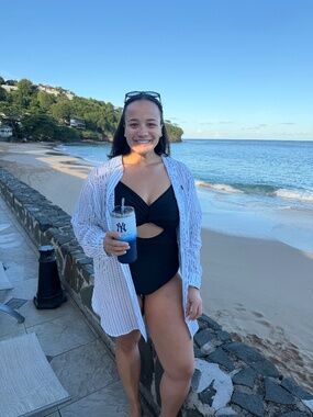 Meet your Posher, Sarina